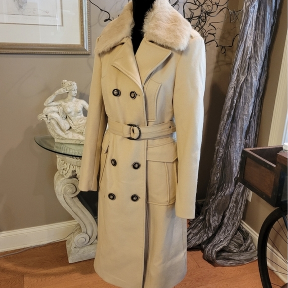 Stunning Bebe Belted Wool Coat with Rabbit Fur Collar - Picture 2 of 13
